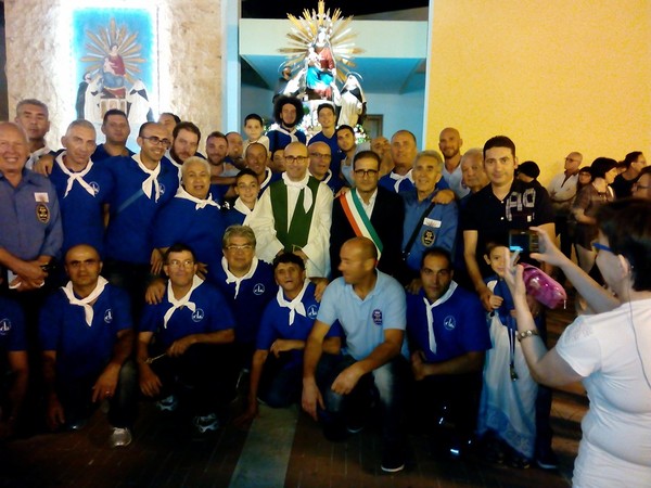 DOMENICA SERA PEDALINO “STRETTA PER MANO” ATTORNO ALLA VERGINE MARIA