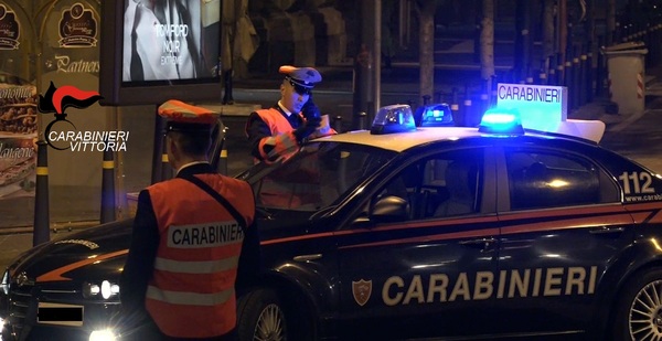 VITTORIA. FINE SETTIMANA DI CONTROLLI: SCATTANO 13 DENUNCE AL C.D.S