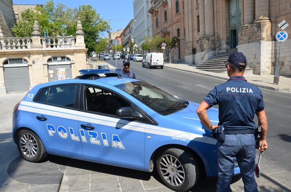 POLIZIA : DENUNCE ED ESPULSIONI