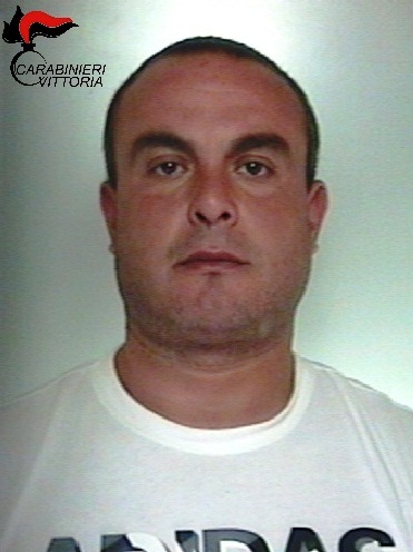 VITTORIA.SPACCIA HASHISH IN PIENO CENTRO