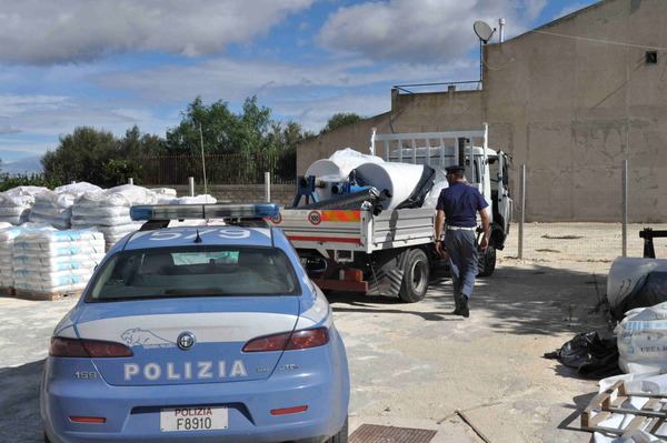 LADRI DI NOTTE ARRESTATI DALLA POLIZIA A VITTORIA