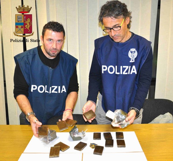 LA POLIZIA DI STATO ARRESTA CORRIERE DI DROGA A SANTA CROCE CAMERINA DOPO UN PERICOLOSISSIMO INSEGUIMENTO