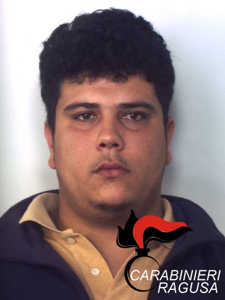 CARABINIERI ARRESTANO SCAFISTA TUNISINO