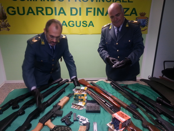 GUARDIA DI FINANZA: BLITZ E PERQUISIZIONI A VITTORIA