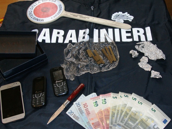 CARABINIERI CONTRO LO SPACCIO DI DROGA