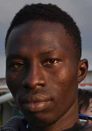 FERMATO GIOVANE SCAFISTA SENEGALSE DI UNO DEI GOMMONI SOCCORSI