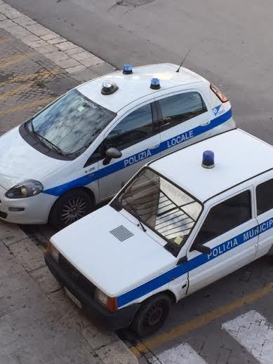 PROVOCA INCIDENTE E SI ALLONTANA SENZA PRESTARE SOCCORSI
