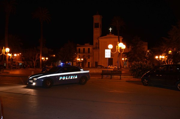 CONTROLLI ANTIDROGA IN PIAZZA MANIN A VITTORIA