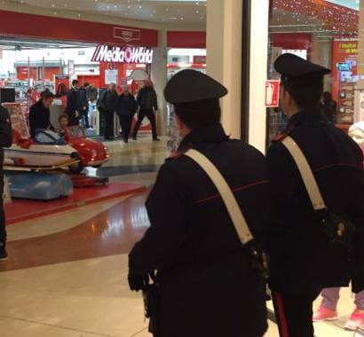MELILLI (SR): I CARABINIERI ARRESTANO TRE PERSONE PER FURTO