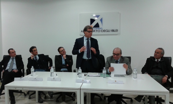 AEROPORTO DI COMISO, CONFERENZA STAMPA CON L’ASSESSORE REGIONALE SICILIANO GIOVANNI PISTORIO