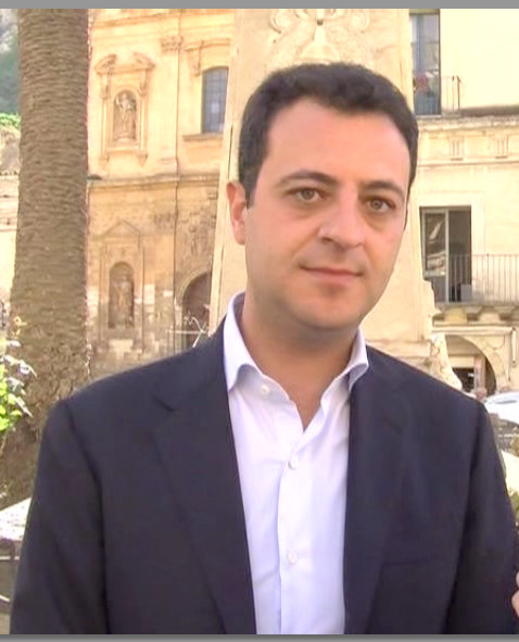 ON. NINO MINARDO: NO ALLE FOTO DEL BAMBINI SUL WEB. LO STATO DEVE INTERVENIRE PER SENSIBILIZZARE I GENITORI.