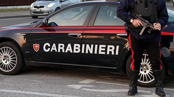 Vessazioni e tentativi di estorsione ad un artigiano: arrestati padre e figlio. FOTO