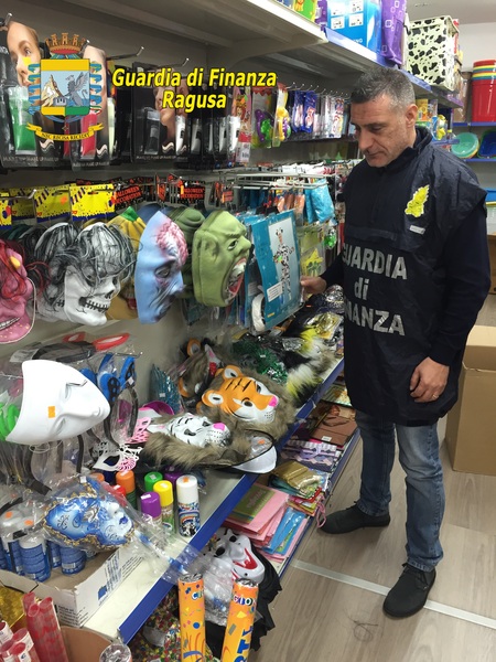 SEQUESTRATI A MODICA E A SCICLI OLTRE VENTINOVEMILA ARTICOLI DI CARNEVALE NON SICURI