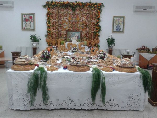 IL CENTRO DIURNO PER ANZIANI “TERZA PRIMAVERA” DI SANTA CROCE CAMERINA HA REALIZZATO UNA SUGGESTIVA CENA DI SAN GIUSEPPE