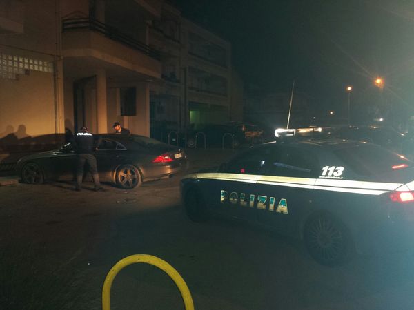 RITROVATA DALLA POLIZIA L’AUTO USATA DAI LADRI COL “BOTTO”