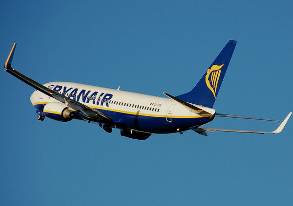 I limiti di Ryanair sui bagagli a mano all’esame dell’antitrust. Non si escludono pratiche scorrette