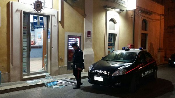 SIRACUSA (SR). ARRESTATI DUE TOPI DA APPARTAMENTO