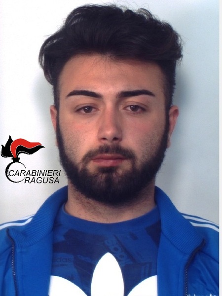 CARABINIERI ARRESTANO CORRIERE DELLA DROGA