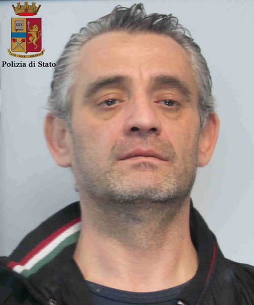 LOTTA AI FURTI. LADRO SERIALE DI LIQUORI ARRESTATO DALLA POLIZIA DI STATO