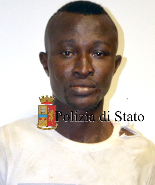 LA POLIZIA DI STATO INTERVIENE PER UNA RISSA TRA EXTRACOMUNITARI IN PIENO CENTRO A COMISO