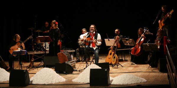UN CONCERTO TRIBUTO ALLA SUA TERRA CHE VUOLE ESSERE UN’OCCASIONE PER RISCOPRIRE LA PROPRIA IDENTITA’.