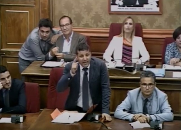 VIDEO – IL SINDACO PICCITTO IN CONSIGLIO COMUNALE SBOTTA CONTRO LE OPPOSIZIONI