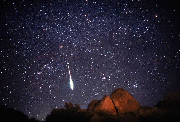 ANCHE A RAGUSA CON IL NASO IN SU’ PER GUARDARE LE ORIONIDI, LE STELLE CADENTI D’AUTUNNO