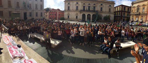 FOTO – SCIOPERO ANCHE A RAGUSA DA PARTE DEGLI STUDENTI. INIZIATIVE IN TUTTA ITALIA