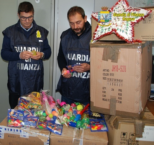 ISPICA: MAXI SEQUESTRO DI OLTRE 70.000 PRODOTTI CONTRAFFATTI E NON IN NORMA DI LEGGE