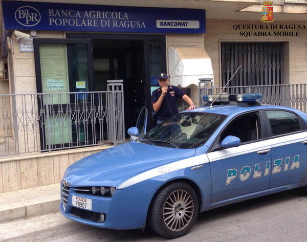 LA POLIZIA DI STATO HA CATTURATO 3 RAPINATORI PER IL COLPO TENTATO ALLA BANCA POPOLARE DI RAGUSA DI PEDALINO (FRAZIONE DI COMISO) IL 6.9.2016