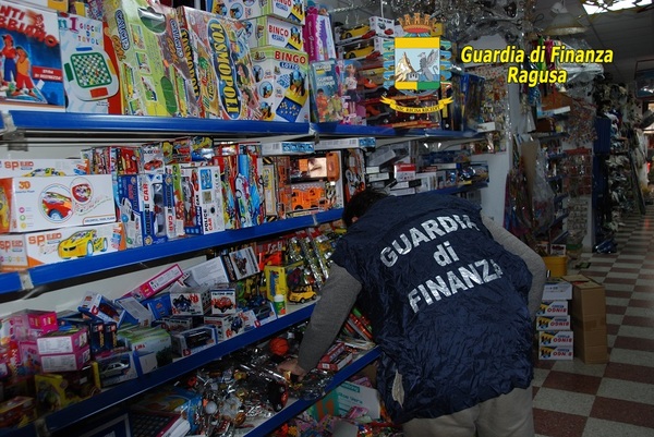 GUARDIA DI FINANZA: SEQUESTRATI A RAGUSA OLTRE 10.000 PRODOTTI PERICOLOSI