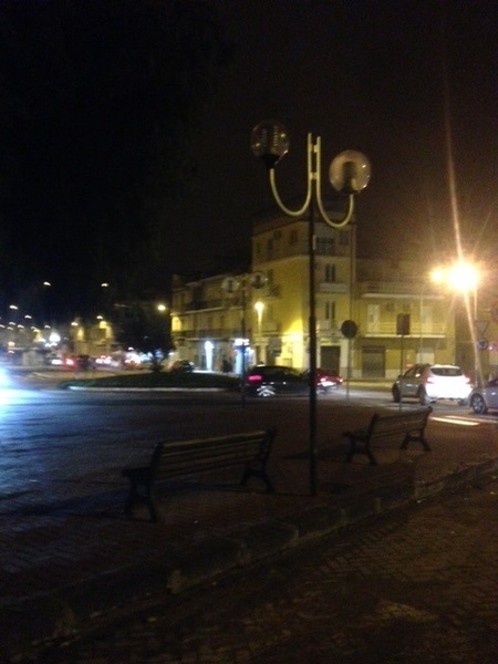 “ILLUMINAZIONE PUBBLICA NON FUNZIONANTE SU PIAZZETTA LARGO MASCIONE”.