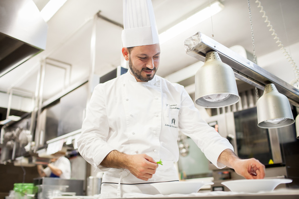 GUSTO DI SICILIA: LOCANDA DON SERAFINO E IL SUO “STELLATO” MENU’ DI CAPODANNO IDEATO DALLO CHEF CANDIANO