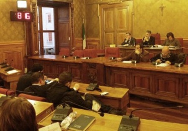 SUL CONSIGLIO COMUNALE DI RAGUSA MAGGIORANZA ED OPPOSIZIONE IN TOTALE CONTRAPPOSIZIONE