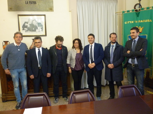 IL COMUNE DI RAGUSA FARA’ REFERENDUM ONLINE. COME FA IL MOVIMENTO 5 STELLE