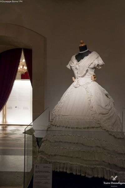 MOSTRA-EVENTO AL TEATRO DONNAFUGATA DI RAGUSA IBLA. IN ESPOSIZIONE L’ABITO CHE ISPIRÒ IL GATTOPARDO