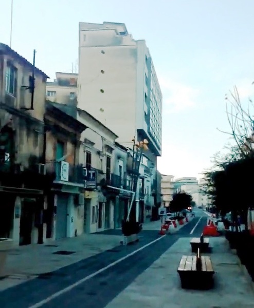 VIDEO – LO SHOPPING SENZA IL NATALE. VIA ROMA A RAGUSA E TANTA TRISTEZZA