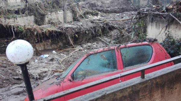 MALTEMPO, MODICA INVASA DAL FANGO. QUARTIERE VIGNAZZA DANNEGGIATO. ABBATE: “LA CITTA’ FERITA”