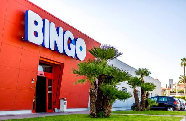 RAPINA AL BINGO DI RAGUSA, DUE MALVIVENTI SI FANNO CONSEGNARE 5000 EURO