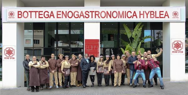A RAGUSA COME NELLE GRANDI METROPOLI UN LOCALE APERTO TUTTO IL GIORNO E TUTTA LA NOTTE