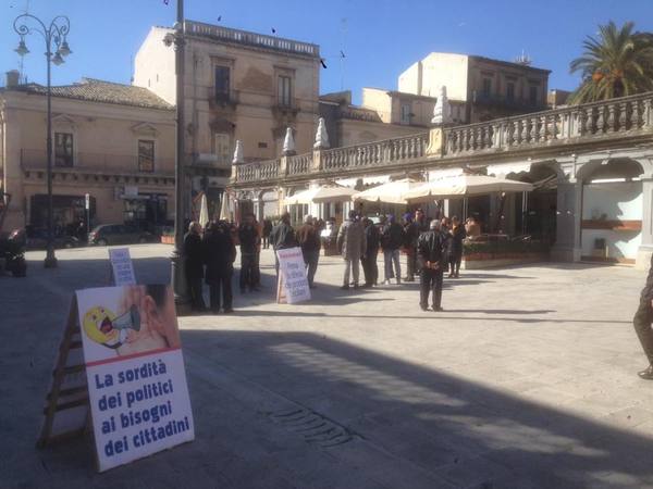 FORCONI IN PIAZZA SAN GIOVANNI: “IL TRIBUNALE NON SIA UN’AGENZIA IMMOBILIARE”