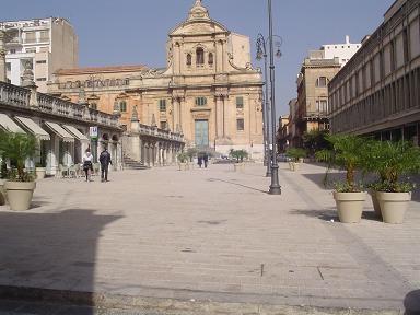 Un gazebo di Fratelli d’Italia per incontrare i cittadini di Ragusa