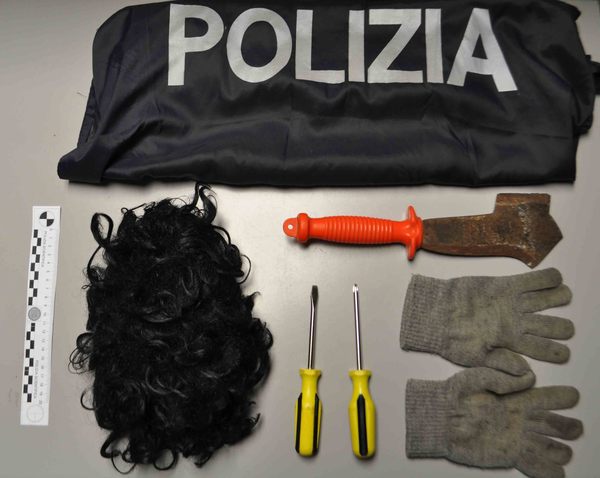 LA POLIZIA SVENTA FURTO IN PARROCCHIA A VITTORIA ED ARRESTA DUE GIOVANI