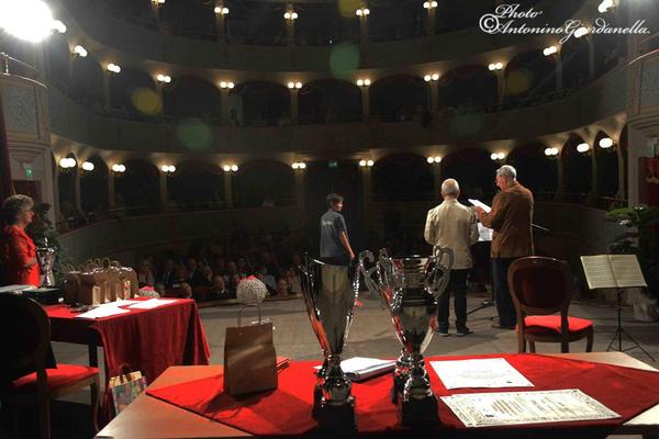 PREMIATI I 44 STUDENTI FINALISTI DEL PREMIO DI POESIA QUASIMODO
