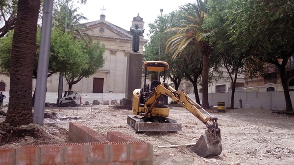 PROCEDONO SECONDO CRONOPROGRAMMA I LAVORI  DI RIQUALIFICAZIONE DI PIAZZA CAPPUCCINI