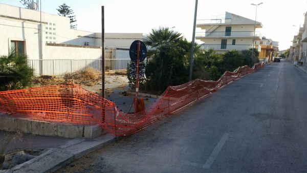 A MARINA DI RAGUSA PIAZZETTE IN STAND BY. PERCHE’?