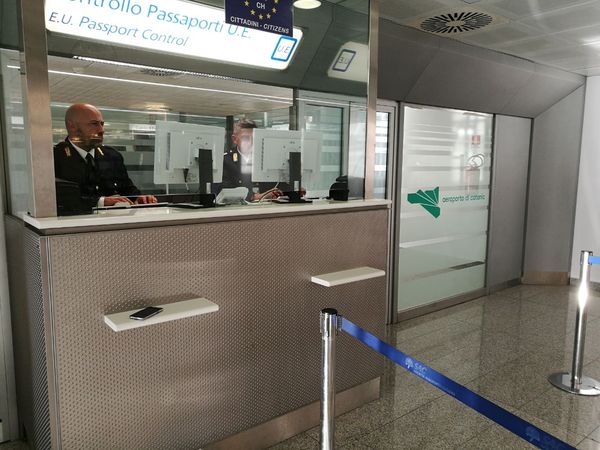 G7 TAORMINA, ALL’AEROPORTO DI CATANIA SCATTANO CONTROLLI SEVERI E ANALISI DEI PASSAPORTI