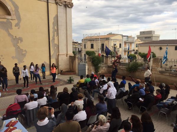 INAUGURATO IL PRIMO CENTRO PER GIOVANI ITALIANI E STRANIERI A POZZALLO