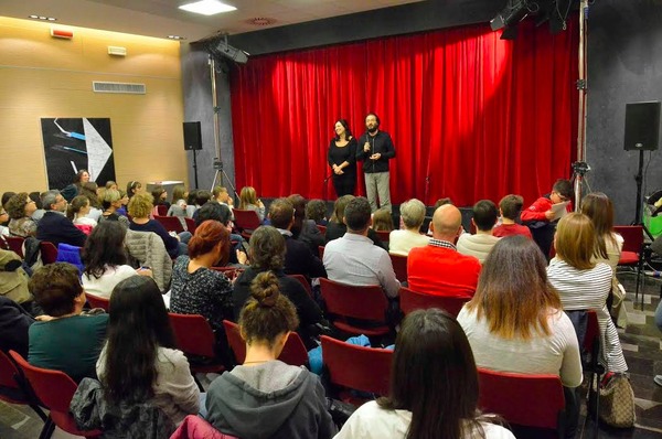 GLI ALLIEVI DEL LABORATORIO SENIOR DELLA COMPAGNIA G.O.D.O.T. IN SCENA CON IL DIVERTENTE SPETTACOLO “SOGNI DI BENIAMINO MODESTINI CONTABILE”