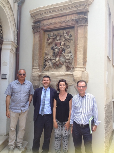 RESTAURATE DUE EDICOLE VOTIVE